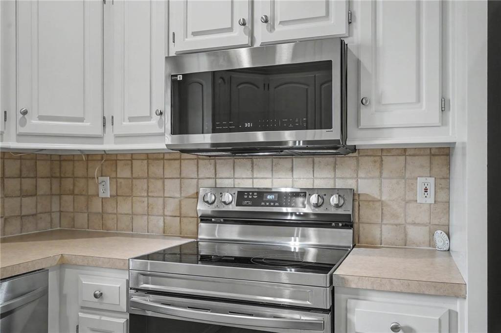5933 Longleaf Circle Property Photo 14
