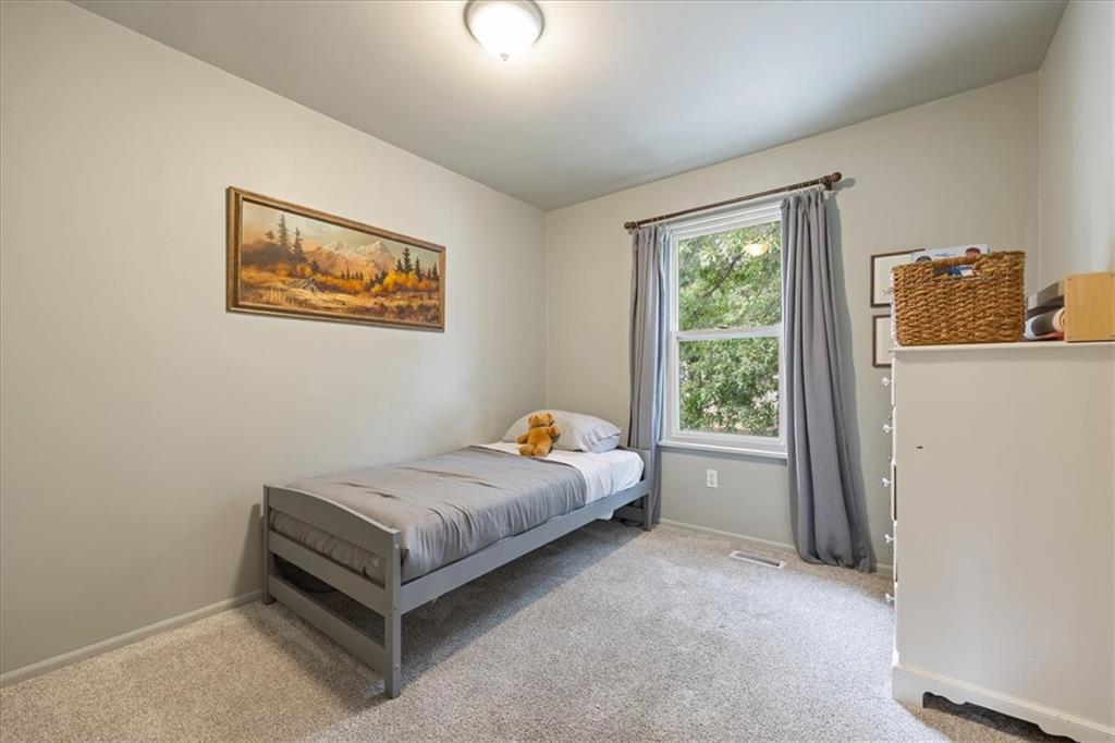 611 E Welston Avenue Property Photo 17