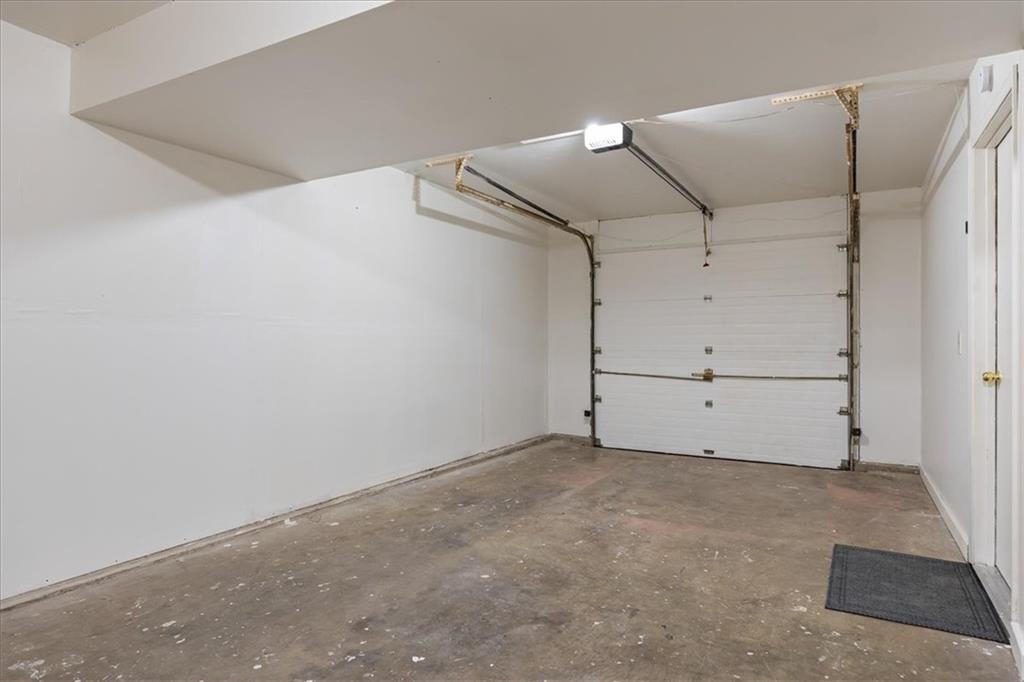 611 E Welston Avenue Property Photo 24