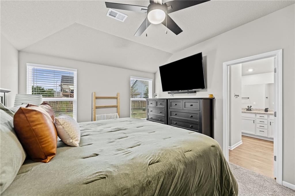 644 N Pear Street Property Photo 21