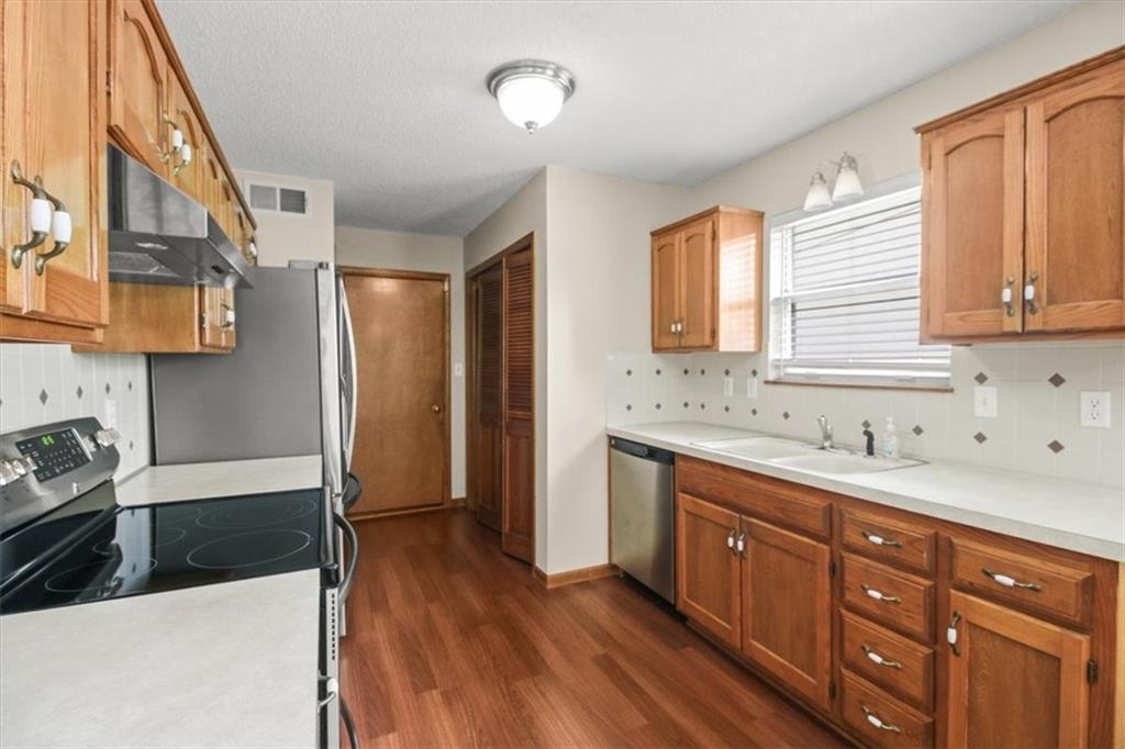 17002 E 45 Street Property Photo 10