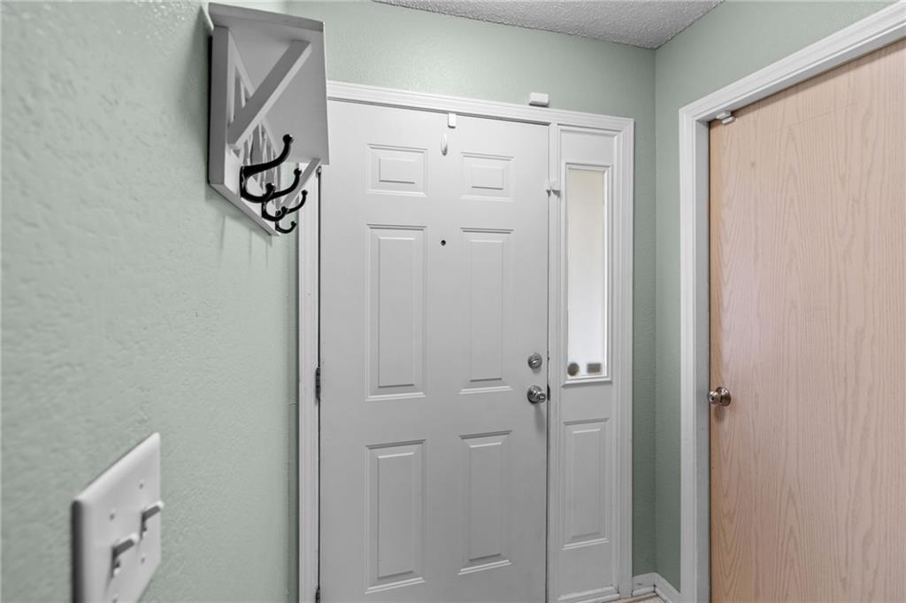 6066 Ne Moonstone Drive Property Photo 6