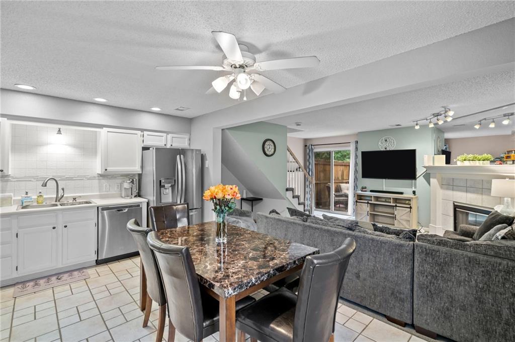 6066 Ne Moonstone Drive Property Photo 15