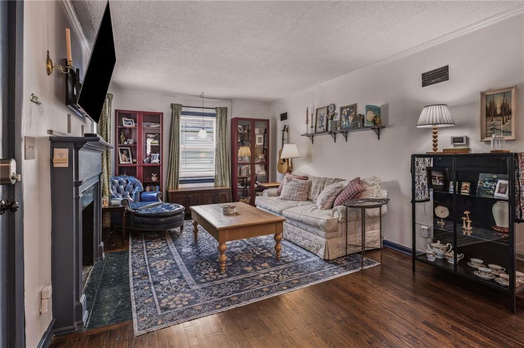 5011 W 51st Street Property Photo 4
