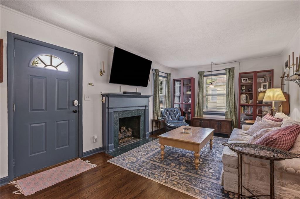 5011 W 51st Street Property Photo 6