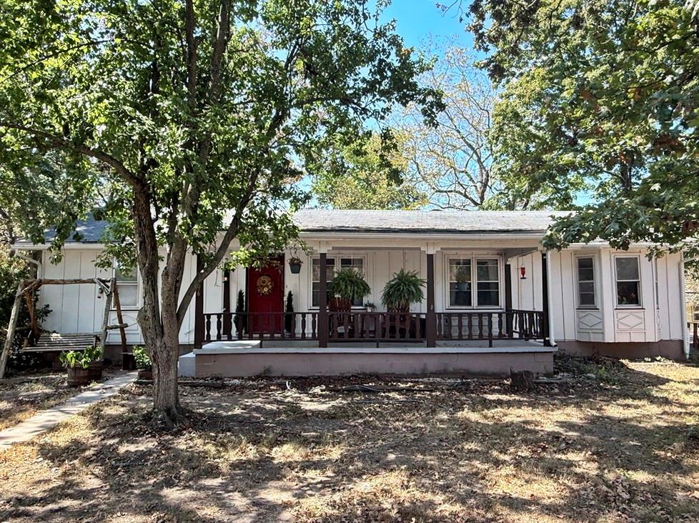2096 S 2500 Road Property Photo 2