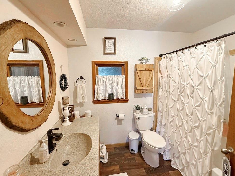 2096 S 2500 Road Property Photo 19