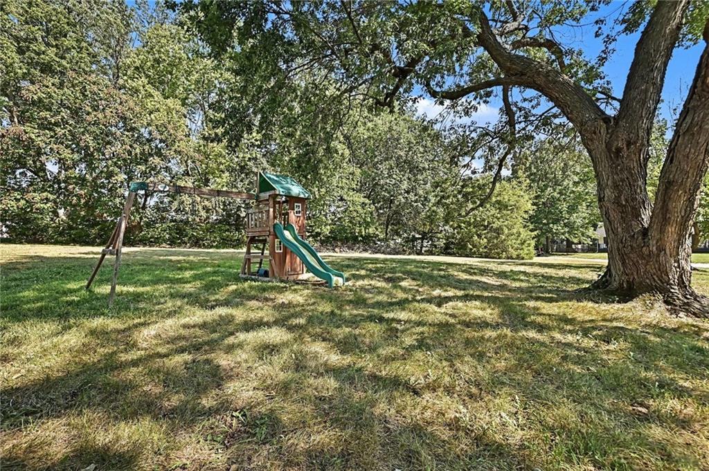 00 Maple Drive Property Photo 8