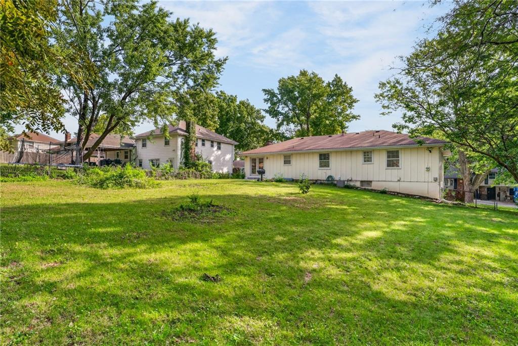 12800 Ewing Avenue Property Photo 7