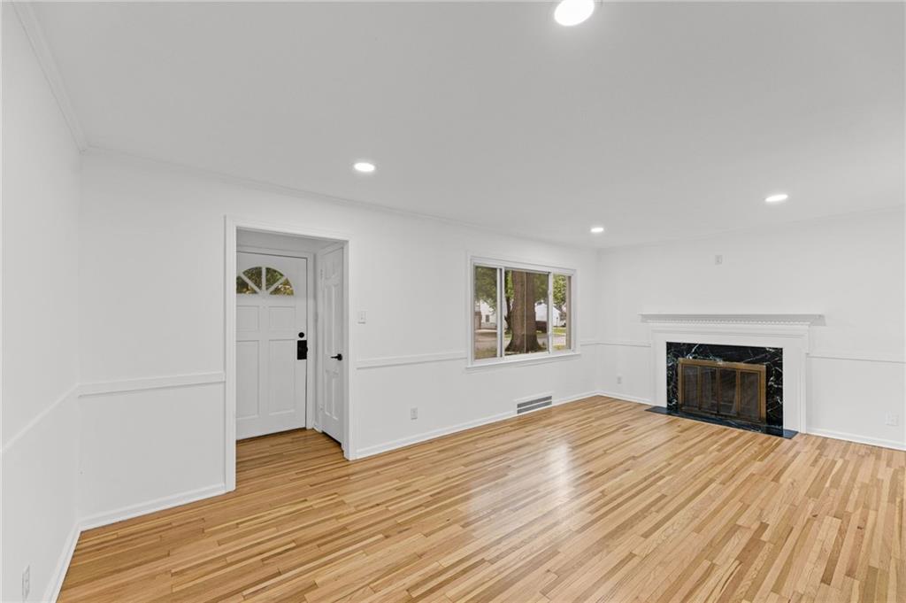 4916 W 57th Terrace Property Photo 3