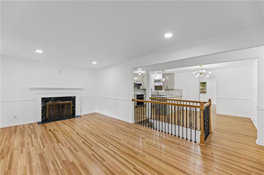 4916 W 57th Terrace Property Photo 4