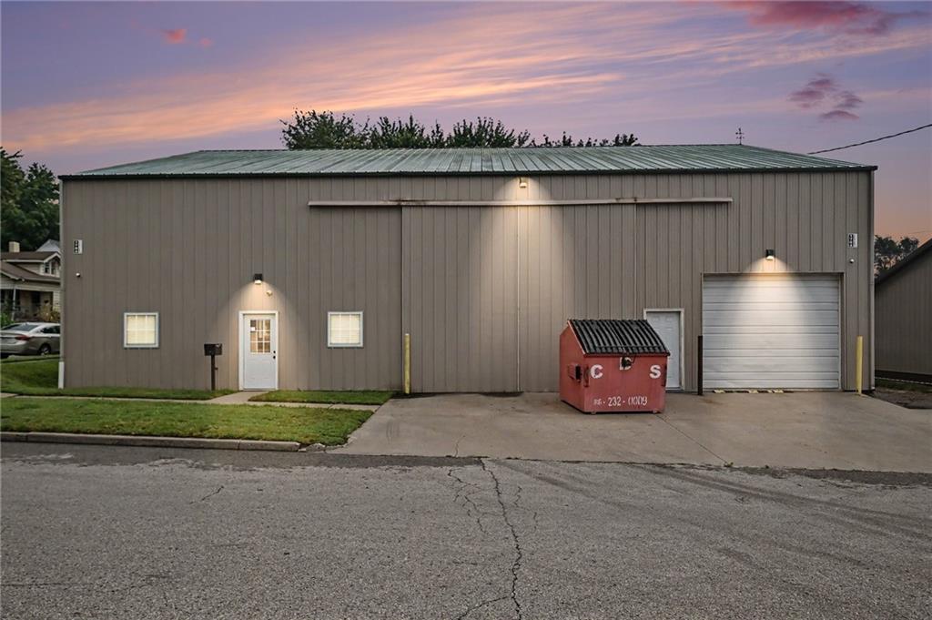 1704 Center Street Property Photo 1
