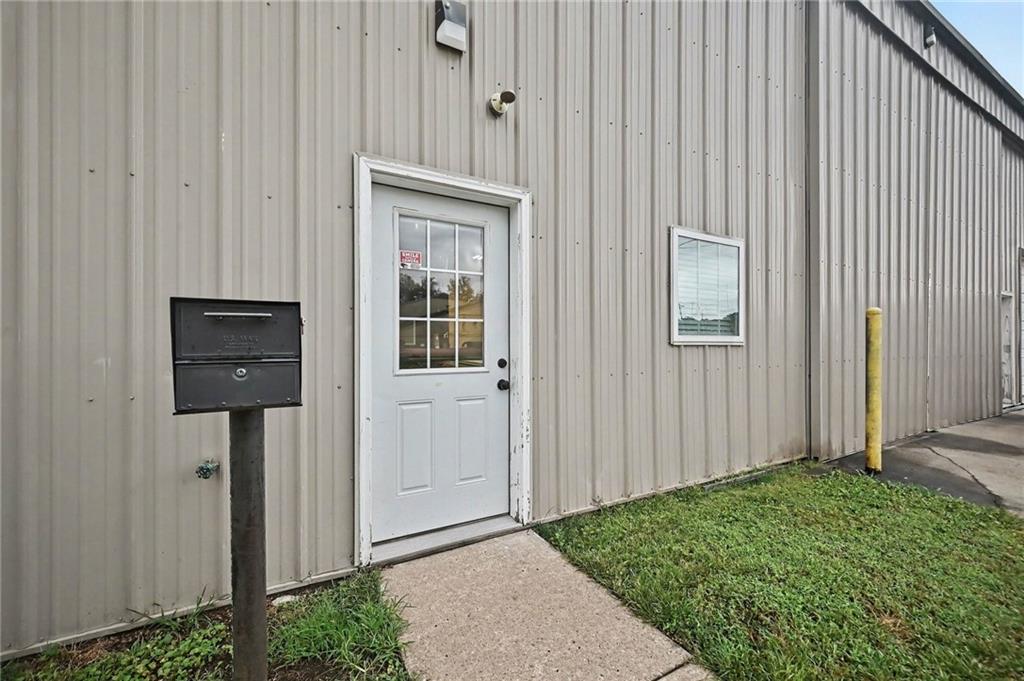 1704 Center Street Property Photo 3