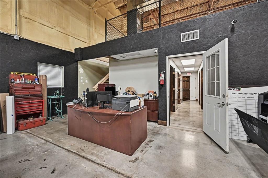 1704 Center Street Property Photo 7