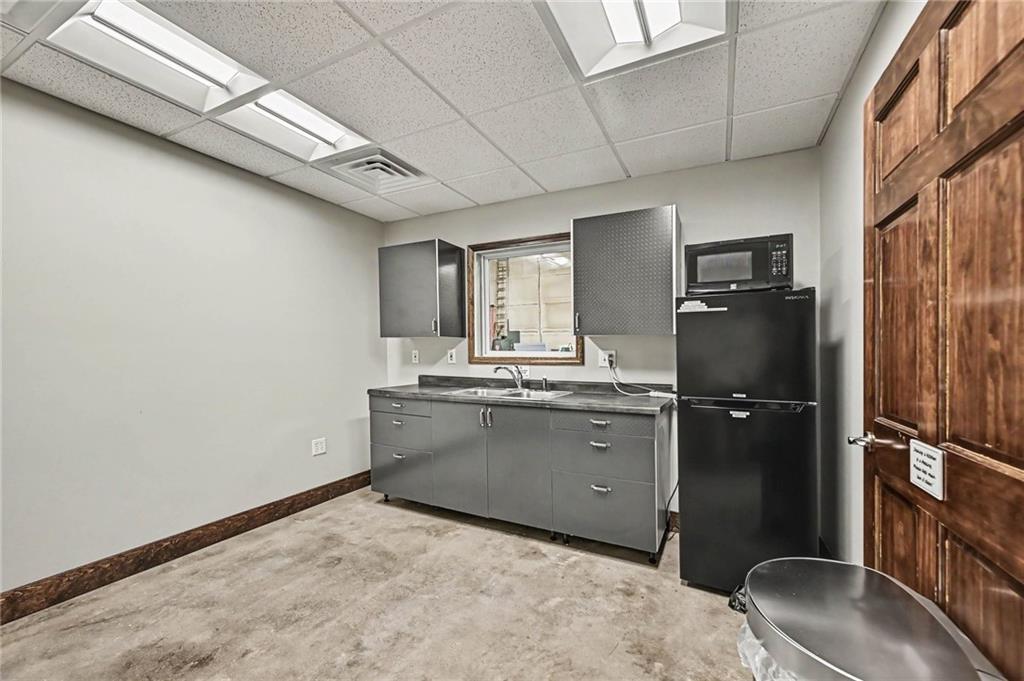 1704 Center Street Property Photo 8