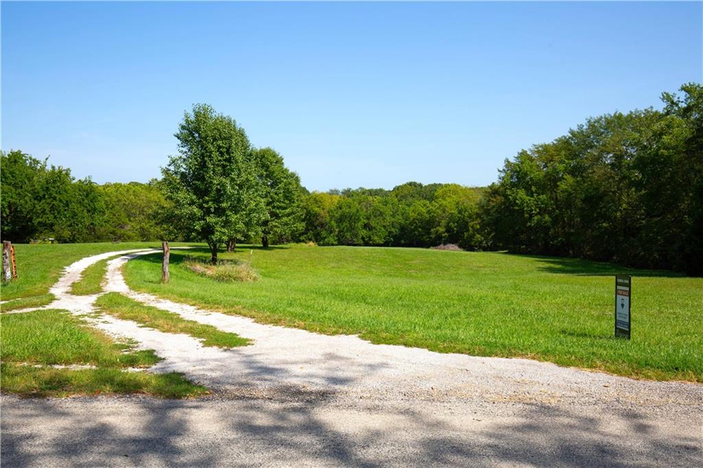 16723 Endsley Road Property Photo 3