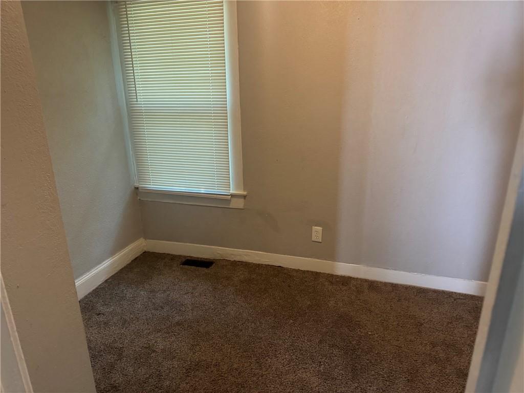 5007 Norledge Avenue Property Photo 6