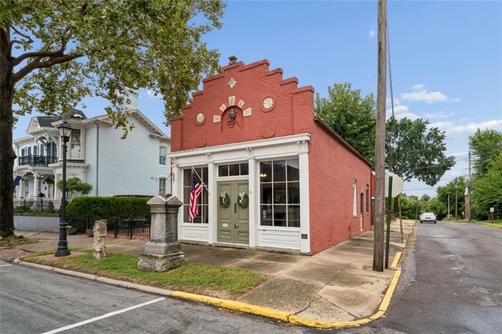 901 Franklin Avenue Property Photo 2