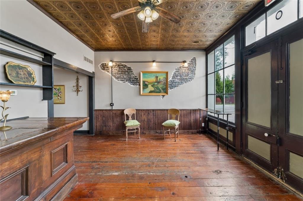 901 Franklin Avenue Property Photo 10