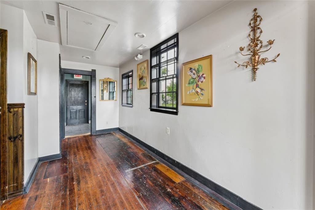 901 Franklin Avenue Property Photo 11