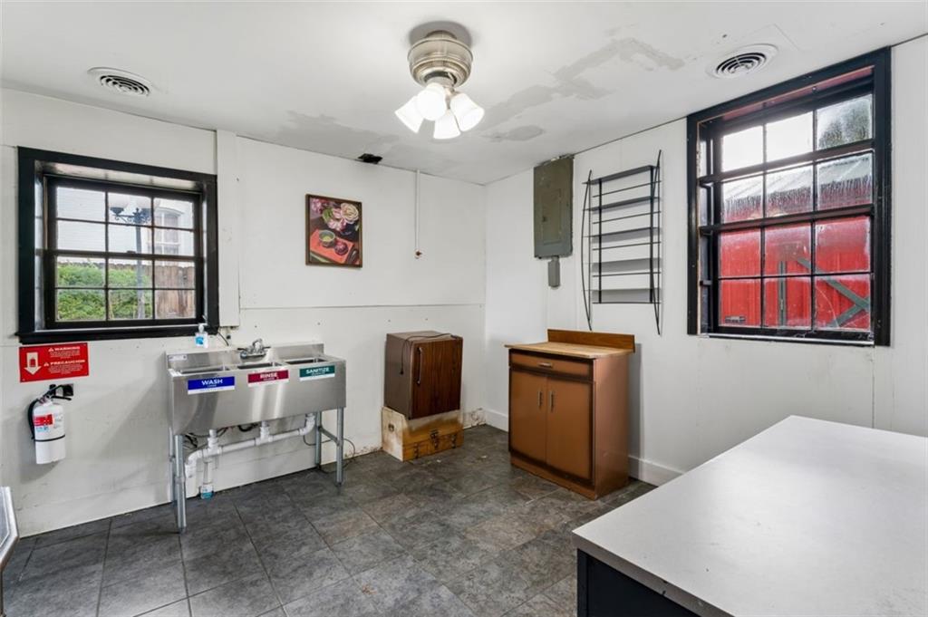 901 Franklin Avenue Property Photo 16