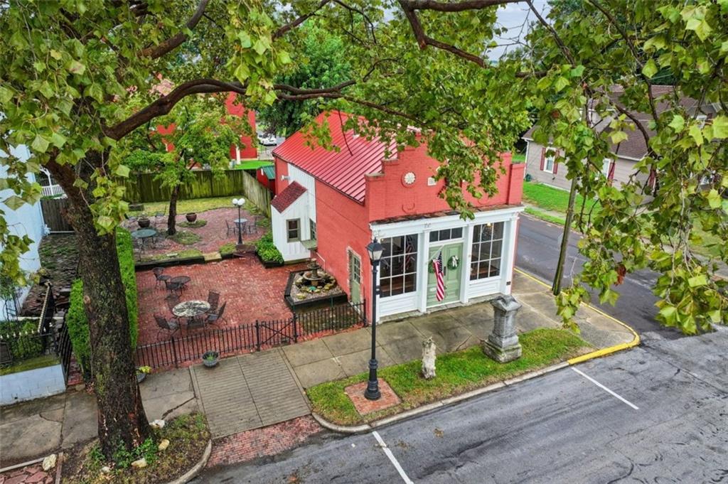 901 Franklin Avenue Property Photo 25