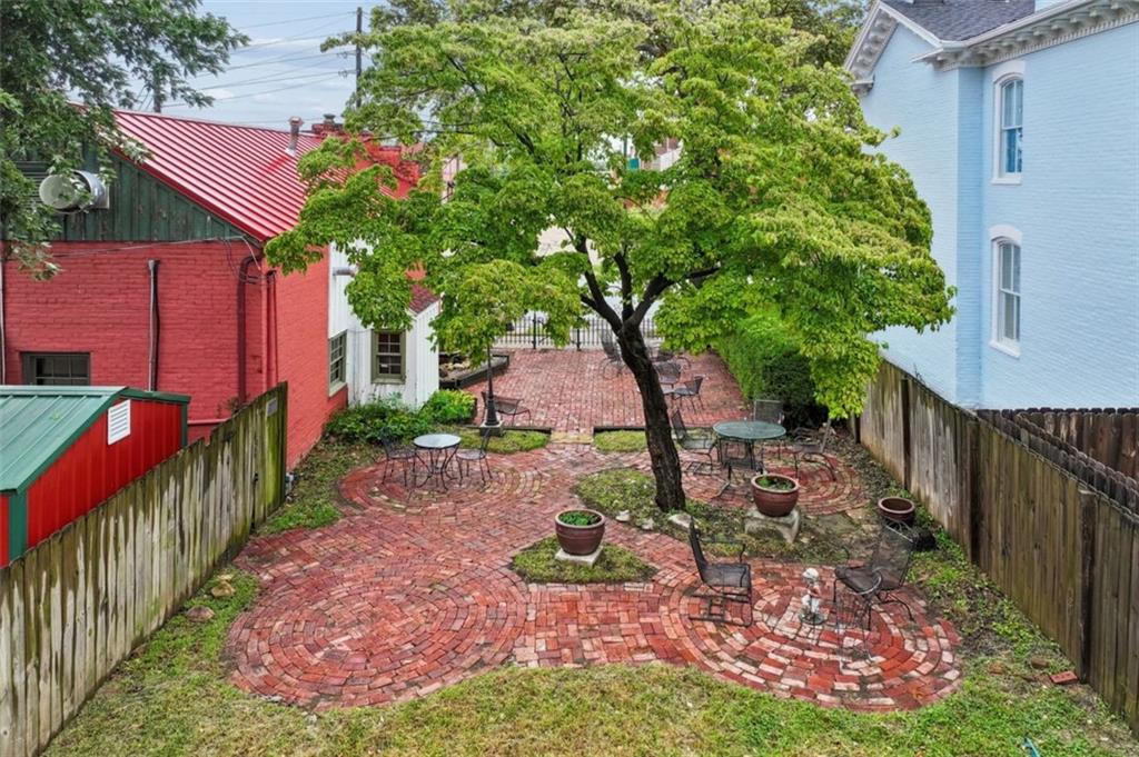 901 Franklin Avenue Property Photo 32