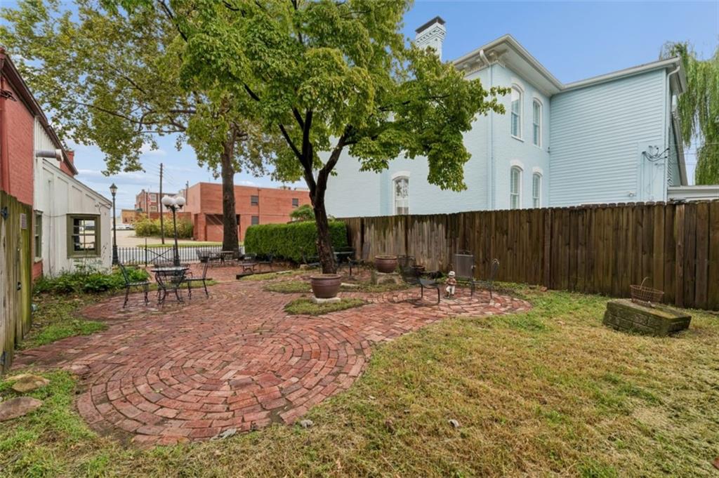 901 Franklin Avenue Property Photo 33