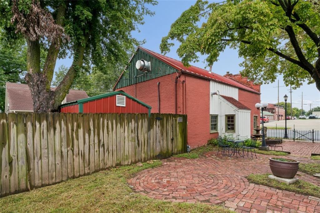 901 Franklin Avenue Property Photo 35