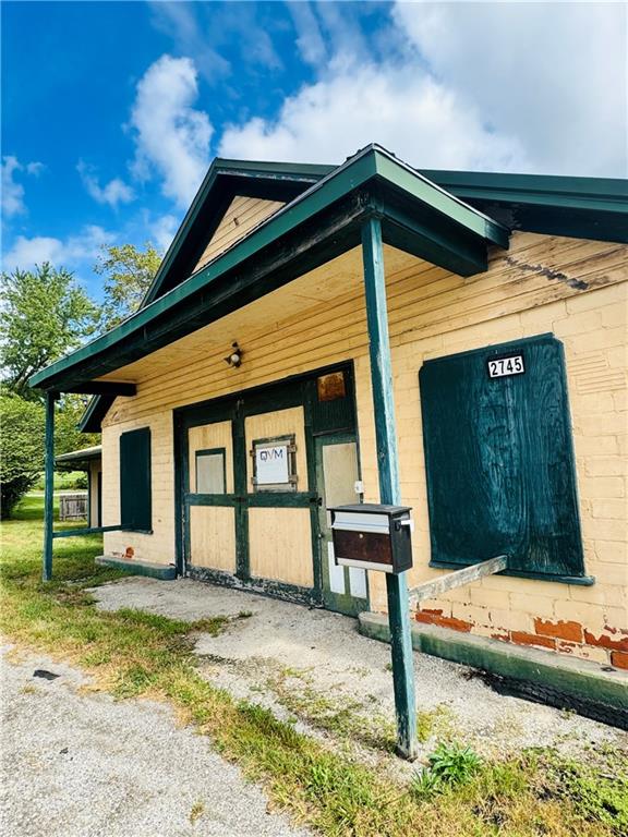 2745 169 Highway Property Photo 2