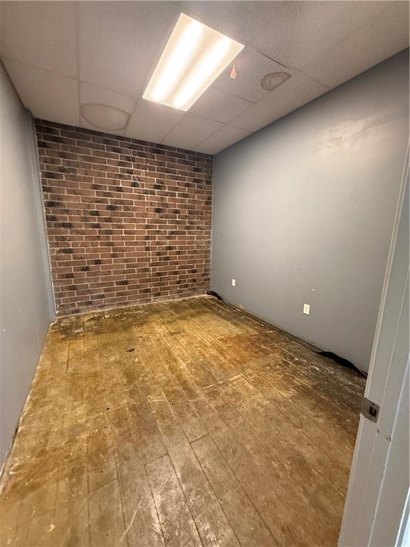 7403 N Oak Trafficway Property Photo 3