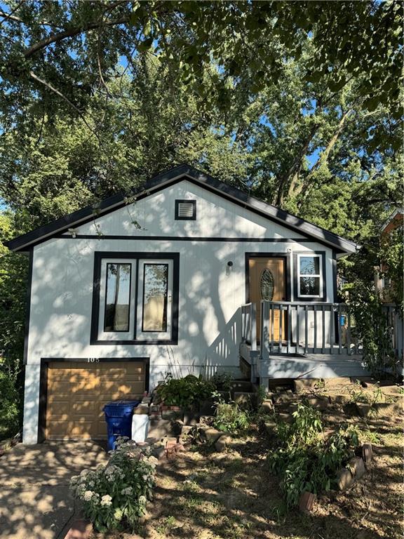 105 City Park Drive Property Photo 1