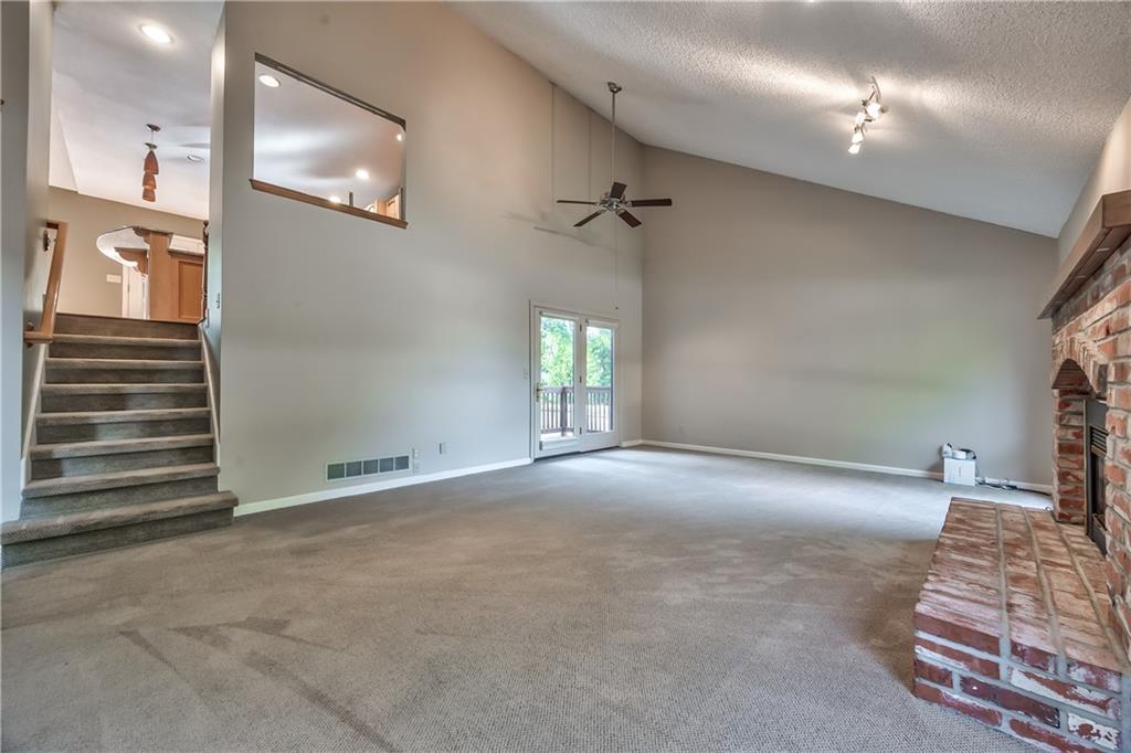 6919 Hallet Drive Property Photo 3
