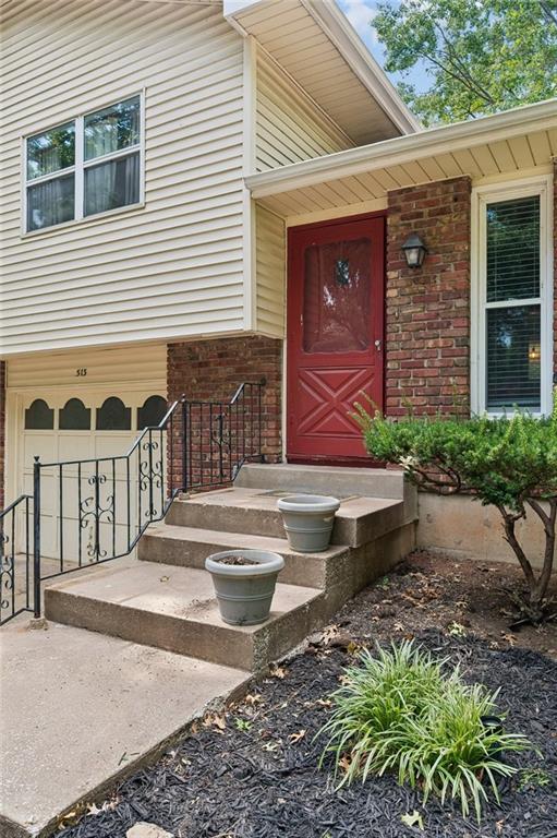 513 S Cardinal Drive Property Photo 3