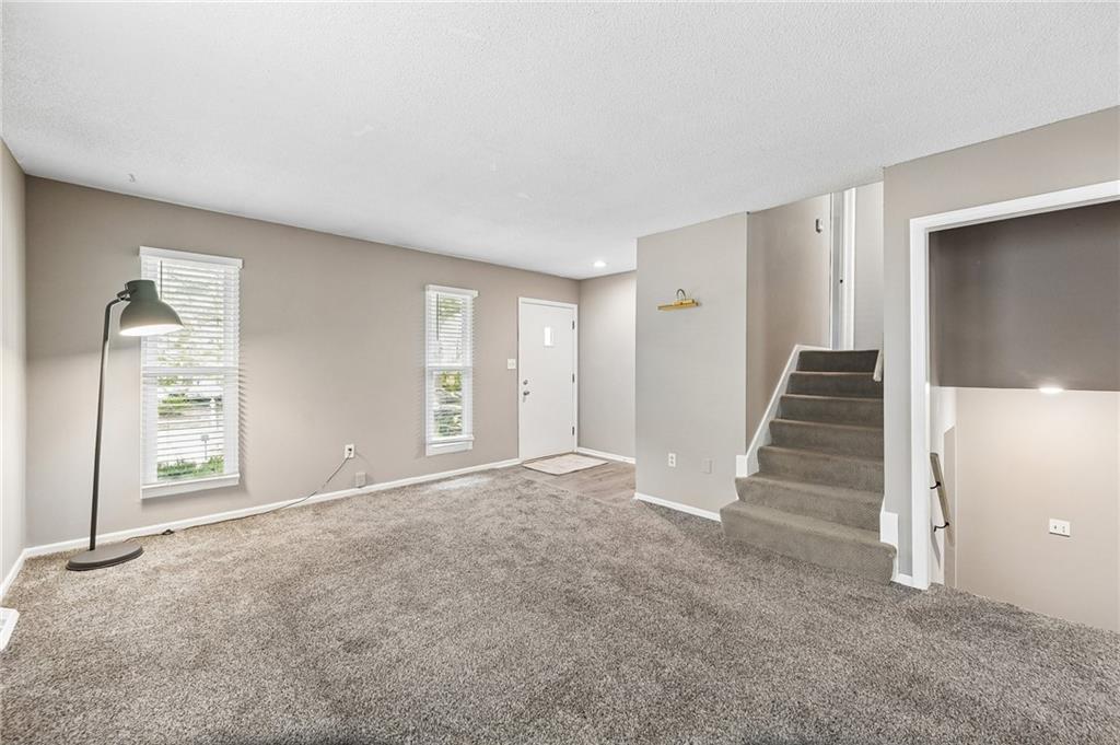 513 S Cardinal Drive Property Photo 5