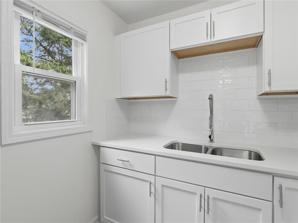 2309 S Crescent Avenue Property Photo 8