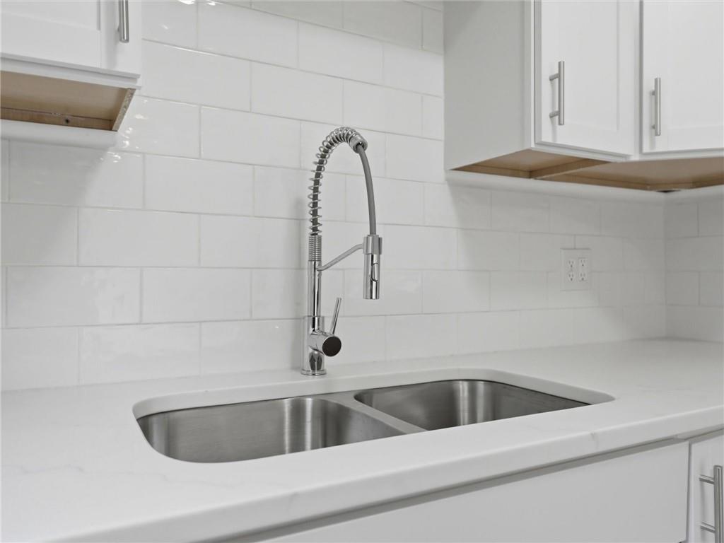 2309 S Crescent Avenue Property Photo 10