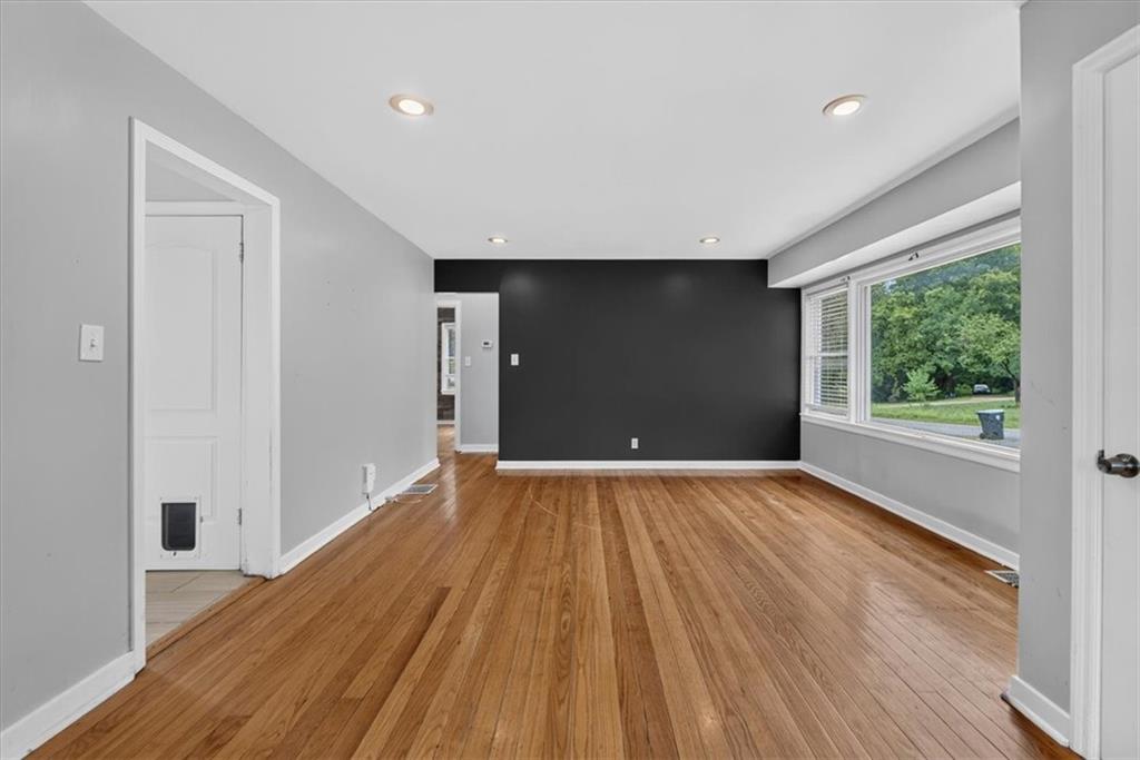 809 E 83rd Street Property Photo 8
