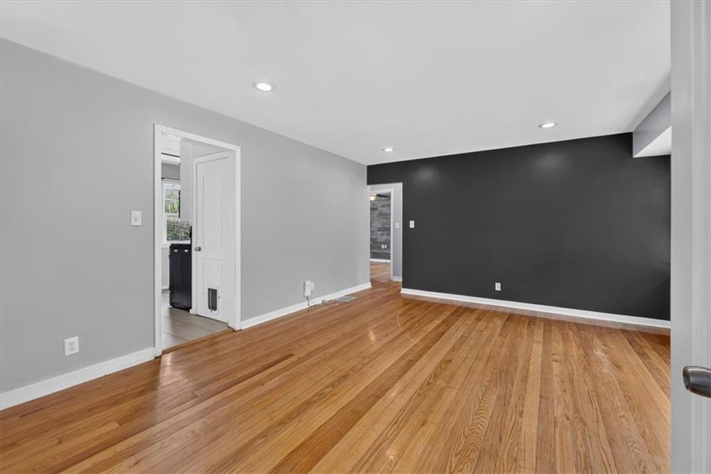 809 E 83rd Street Property Photo 9
