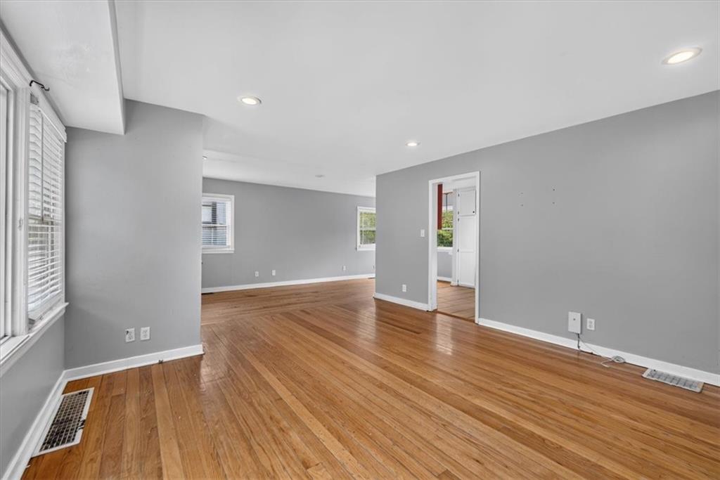 809 E 83rd Street Property Photo 10