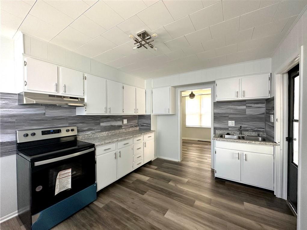 3510 Seneca Street Property Photo 4