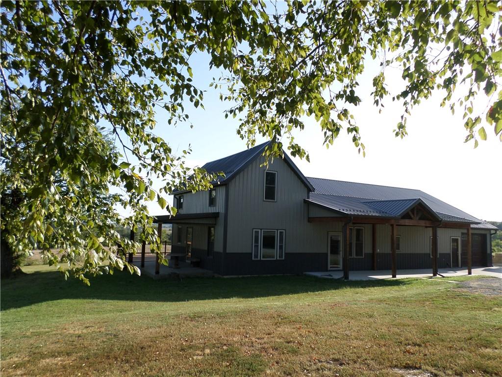 19164 258 Road Property Photo 1