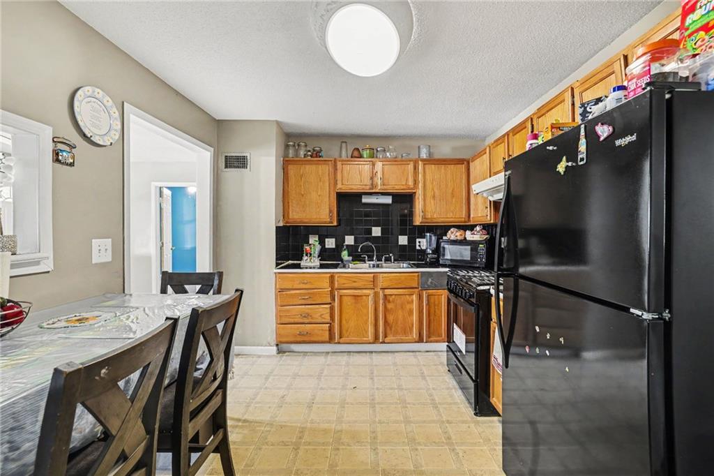 4522 Walker Avenue Property Photo 4