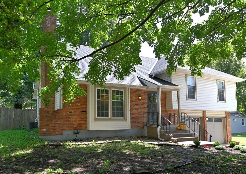 5527 Westgate Street Property Photo 1