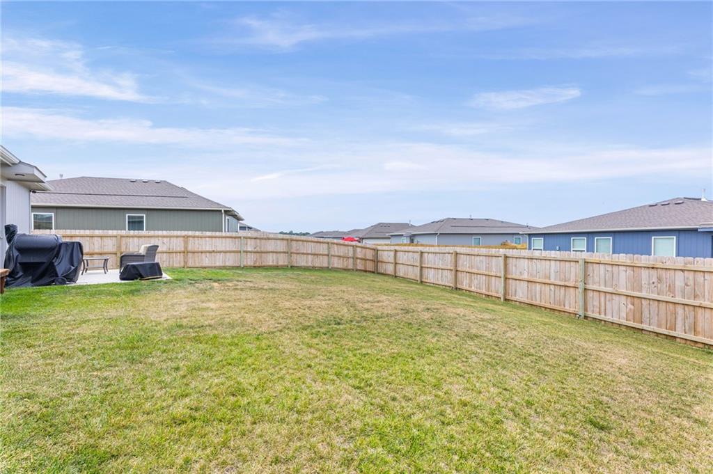 37718 W 208th Terrace Property Photo 34