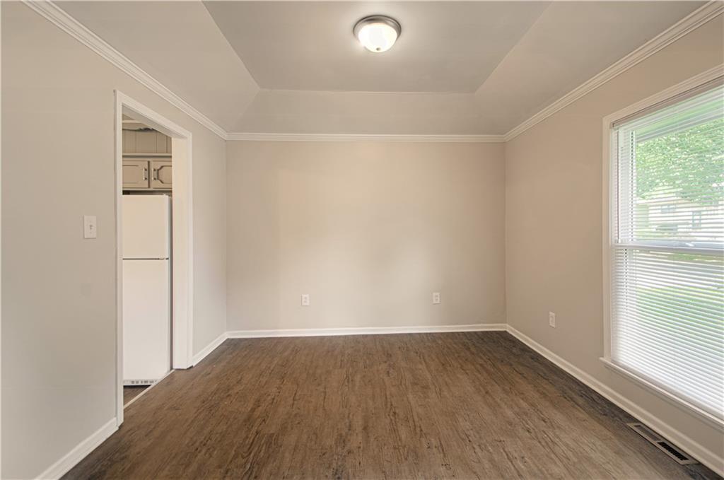 300 Parkwood Drive Property Photo 6