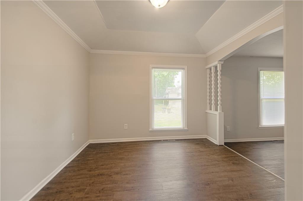 300 Parkwood Drive Property Photo 7
