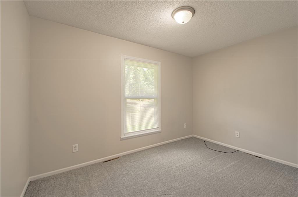 300 Parkwood Drive Property Photo 18