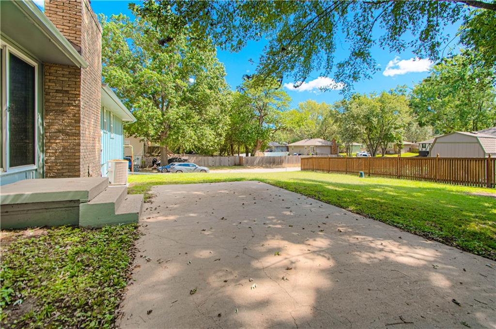 300 Parkwood Drive Property Photo 21