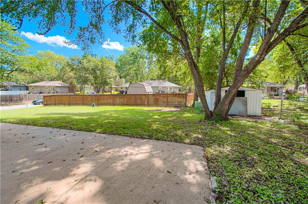 300 Parkwood Drive Property Photo 22